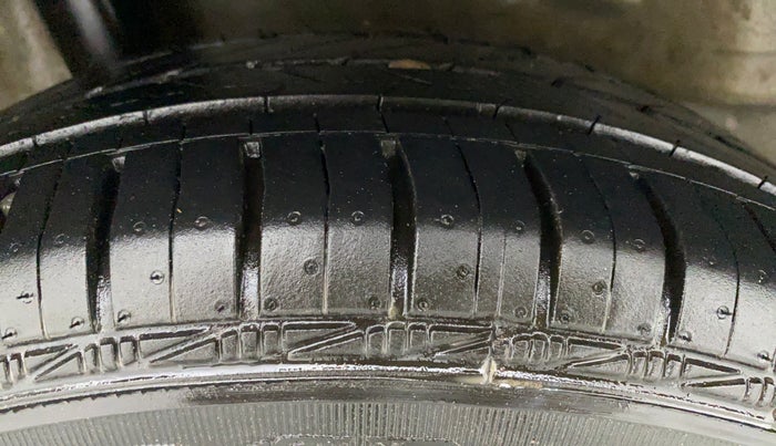 2015 Honda Brio 1.2 S MT I VTEC, Petrol, Manual, 88,972 km, Right Rear Tyre Tread