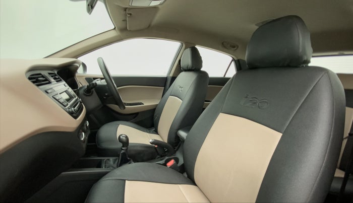 2017 Hyundai Elite i20 SPORTZ 1.2, Petrol, Manual, 61,555 km, Right Side Front Door Cabin