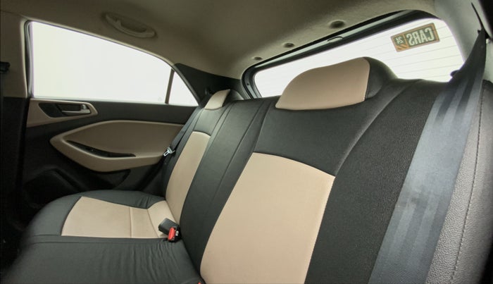 2017 Hyundai Elite i20 SPORTZ 1.2, Petrol, Manual, 61,555 km, Right Side Rear Door Cabin