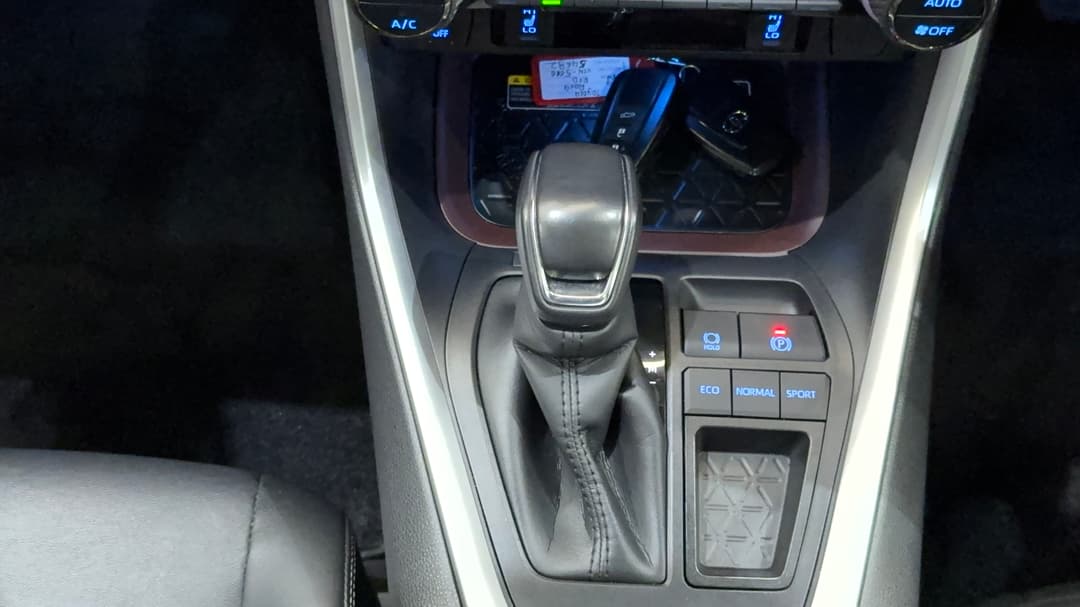 2021 Toyota RAV4 Cruiser (2WD), Automatic, 68121 km, Gear Lever 