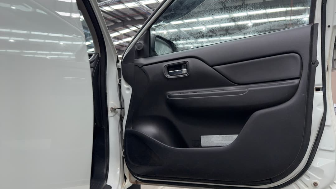 2019 Mitsubishi Triton Glx Plus (4x4), Automatic, 105756 km, Speaker View