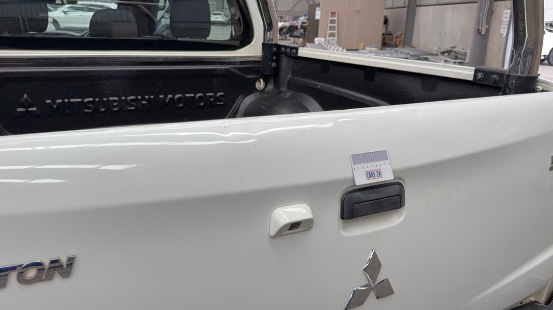2019 Mitsubishi Triton Glx Plus (4x4), Automatic, 105756 km, Boot / Tailgate Tailgate Dent