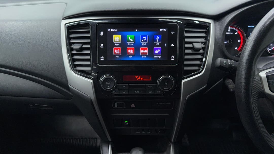 2019 Mitsubishi Triton Glx Plus (4x4), Automatic, 105756 km, Center Console
