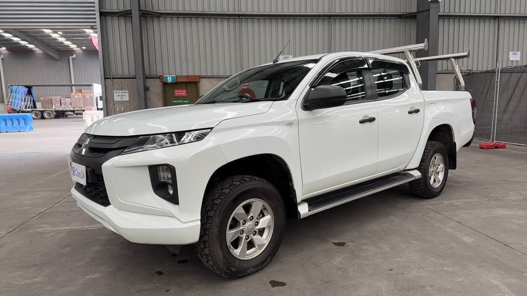 2019 Mitsubishi Triton Glx Plus (4x4), Automatic, 105756 km, Left Front Diagonal (45- Degree) View