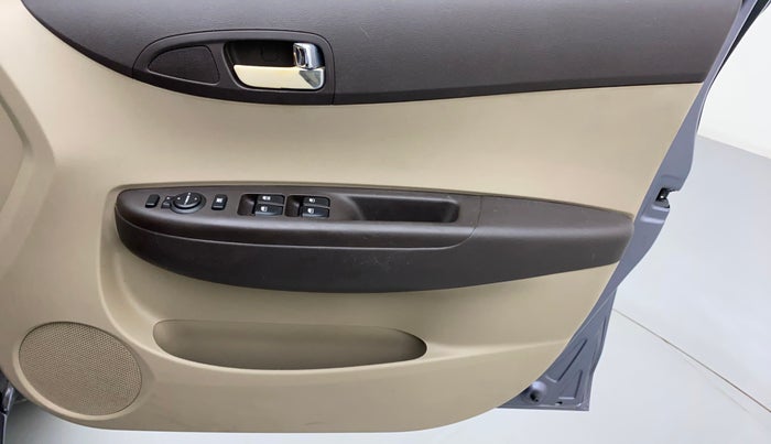 2011 Hyundai i20 SPORTZ (O) 1.2, Petrol, Manual, 39,264 km, Driver Side Door Panels Control