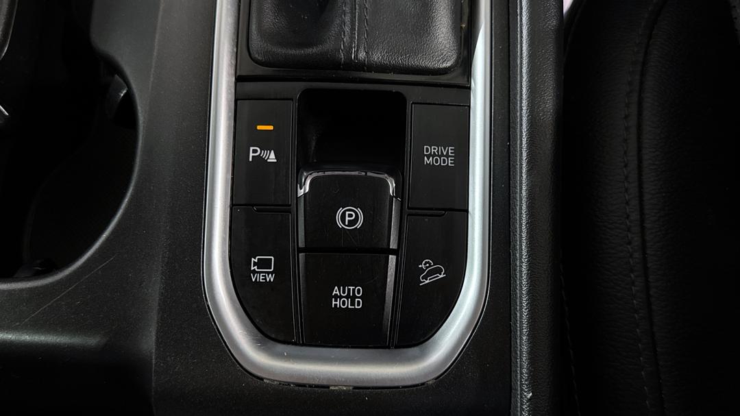 2018 Hyundai Santa Fe Elite Crdi (4x4), Automatic, 148342 km, Handbrake