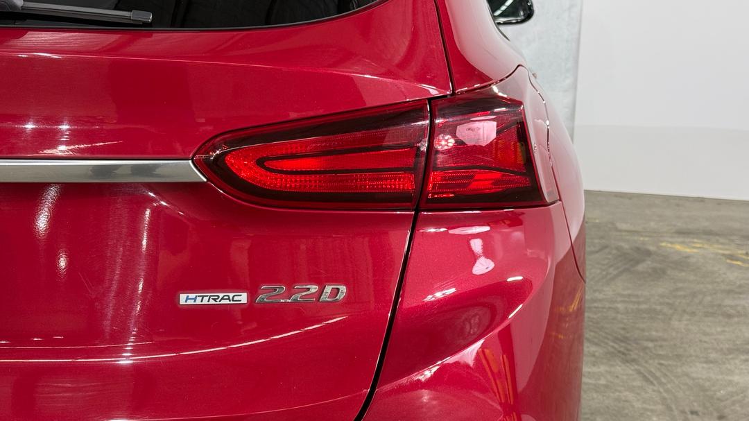 2018 Hyundai Santa Fe Elite Crdi (4x4), Automatic, 148342 km, Badge (Boot Right Side)