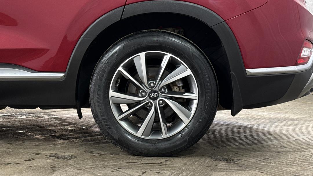 2018 Hyundai Santa Fe Elite Crdi (4x4), Automatic, 148342 km, Left Rear Wheel
