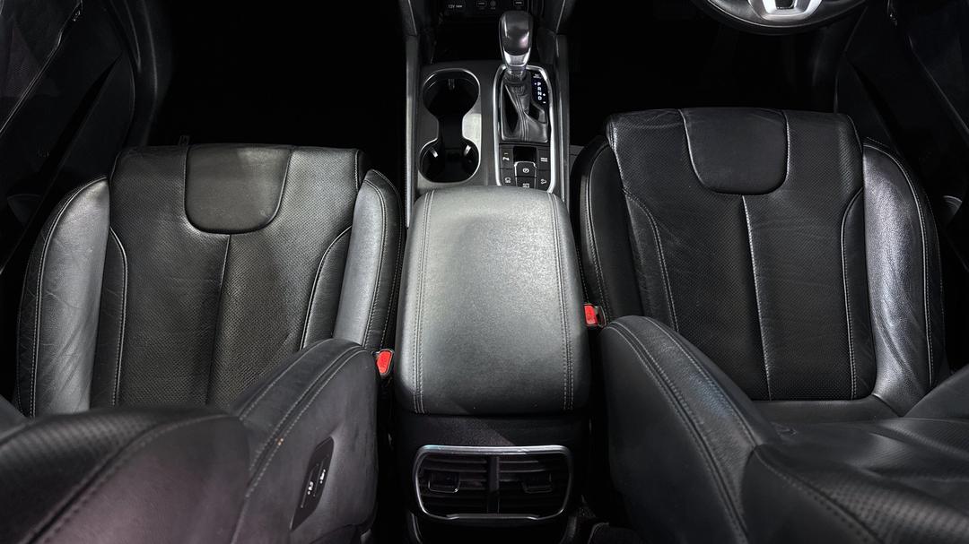 2018 Hyundai Santa Fe Elite Crdi (4x4), Automatic, 148342 km, Center Console