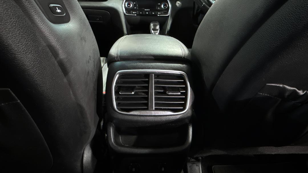 2018 Hyundai Santa Fe Elite Crdi (4x4), Automatic, 148342 km, Rear A/C Vent