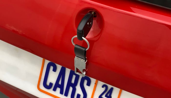 2012 Honda Brio S MT, CNG, Manual, 78,133 km, Lock system - Boot door not opening through lever