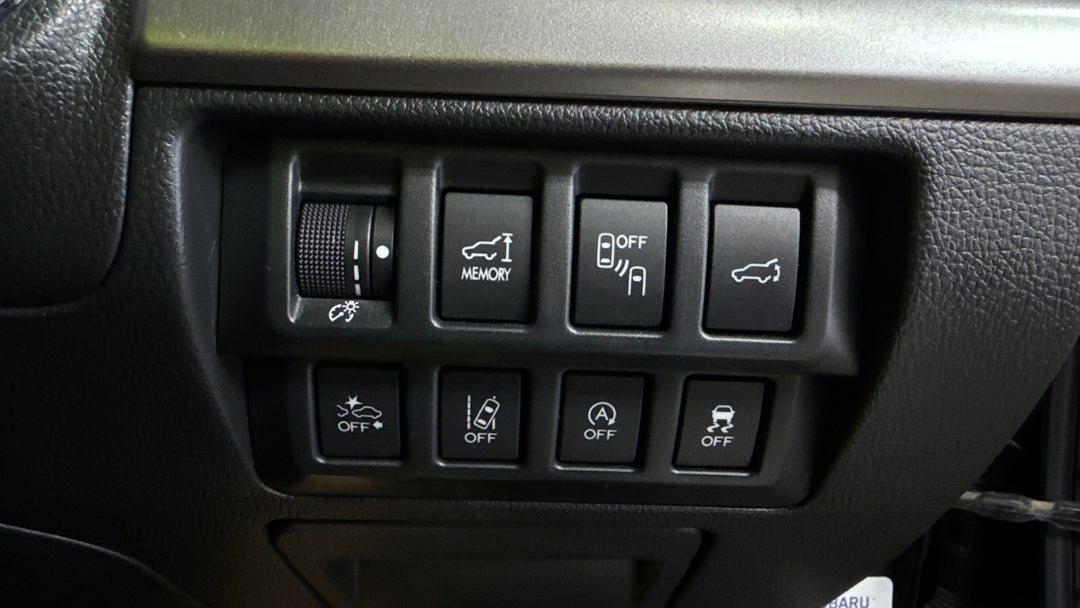2016 Subaru Outback 2.5i Premium AWD, Automatic, 118627 km, Utility Switches/Buttons