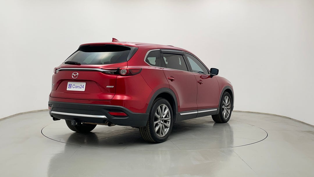 Right Back Diagonal (45- Degree) View