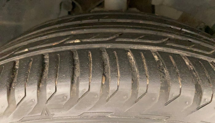 2015 Nissan Terrano XL (P), Petrol, Manual, 46,872 km, Right Front Tyre Tread