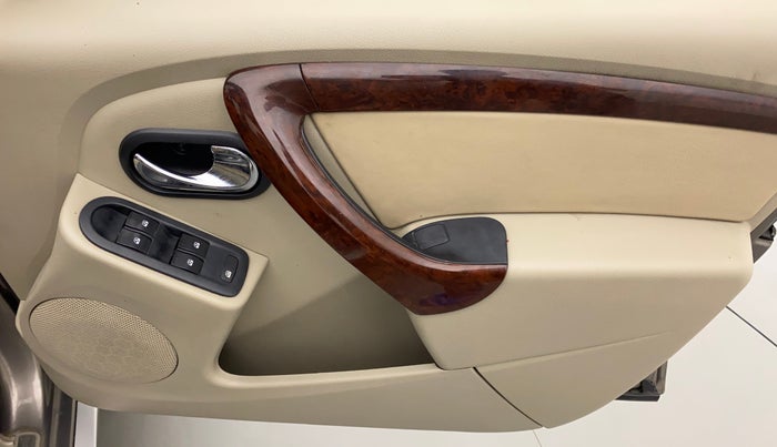 2015 Nissan Terrano XL (P), Petrol, Manual, 46,872 km, Driver Side Door Panels Control