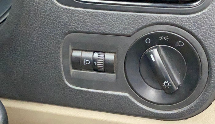 2010 Volkswagen Polo COMFORTLINE 1.2L PETROL, Petrol, Manual, 74,495 km, Dashboard - Headlight height adjustment not working