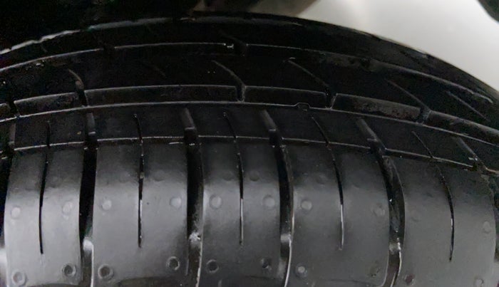2022 Hyundai GRAND I10 NIOS SPORTZ CNG MT, CNG, Manual, 5,151 km, Left Rear Tyre Tread