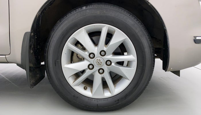 2020 Toyota Innova Crysta 2.4 GX 7 STR, Diesel, Manual, 42,217 km, Right Front Wheel