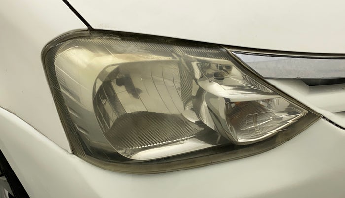 2011 Toyota Etios G, Petrol, Manual, 92,360 km, Right headlight - Faded