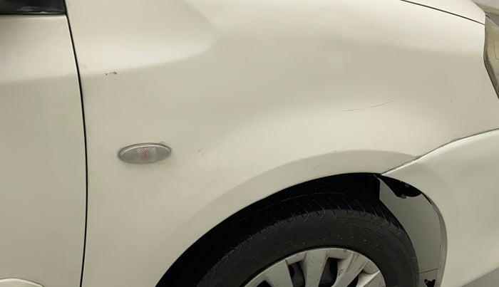 2011 Toyota Etios G, Petrol, Manual, 92,360 km, Right fender - Paint has minor damage