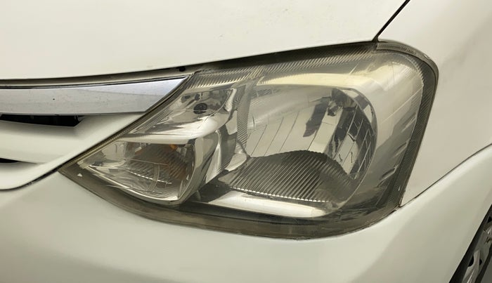 2011 Toyota Etios G, Petrol, Manual, 92,360 km, Left headlight - Faded