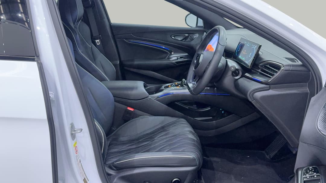 2025 Byd Seal Performance, Automatic, 23875 km, Right Side Front Door Cabin View