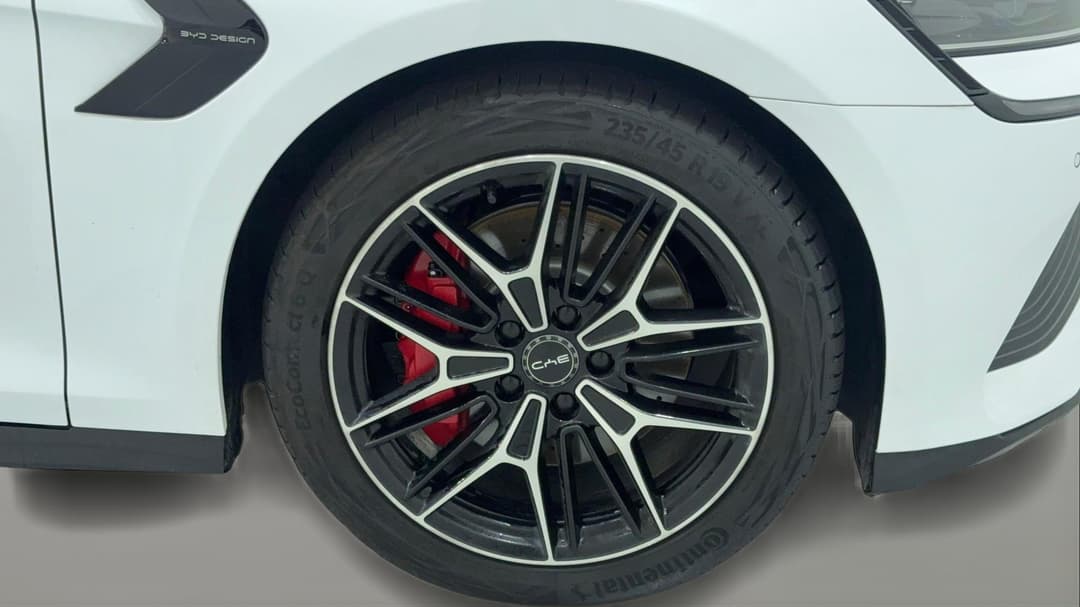 2025 Byd Seal Performance, Automatic, 23875 km, Right Front Wheel