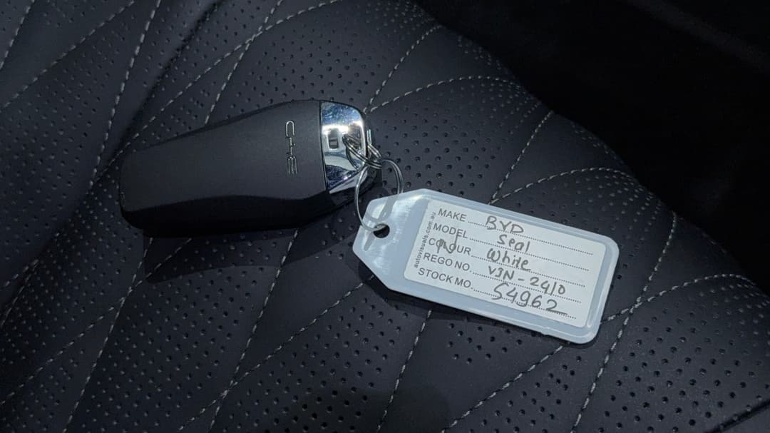 2025 Byd Seal Performance, Automatic, 23875 km, Key Close-up