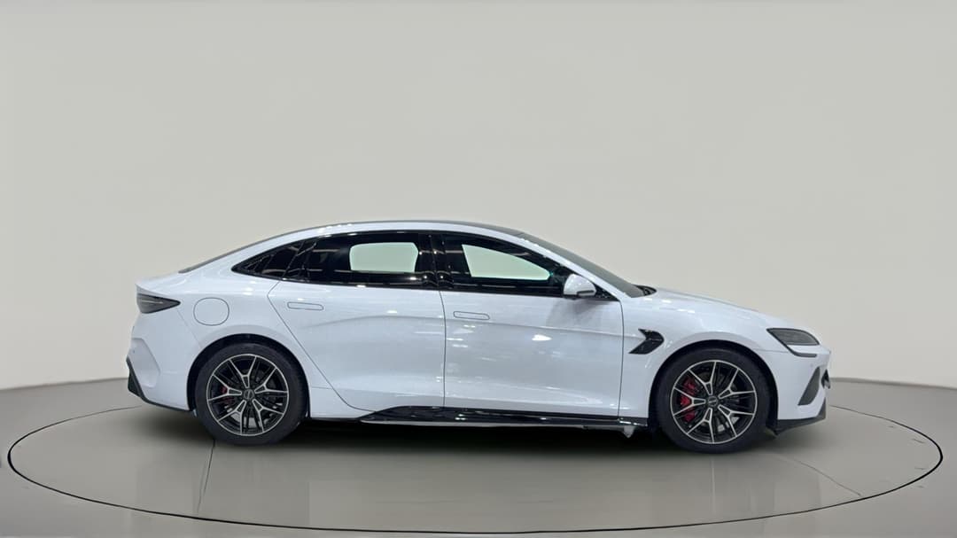 2025 Byd Seal Performance, Automatic, 23875 km, Right Side View