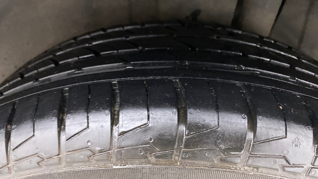 Left Rear Tyre Tread