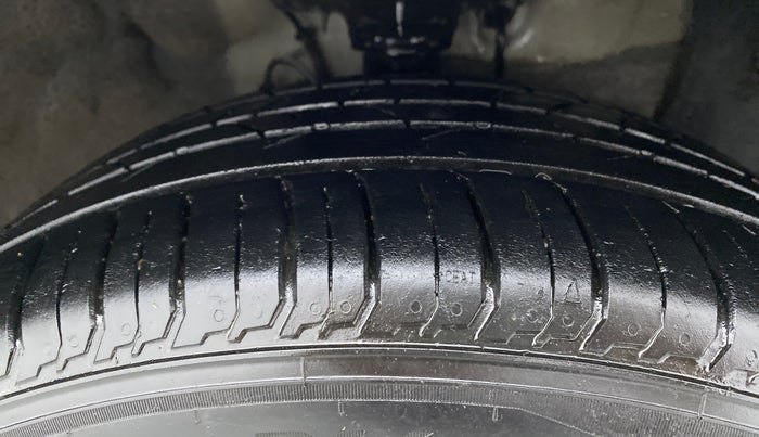 2015 Hyundai Elite i20 ASTA 1.2, Petrol, Manual, 81,561 km, Right Front Tyre Tread