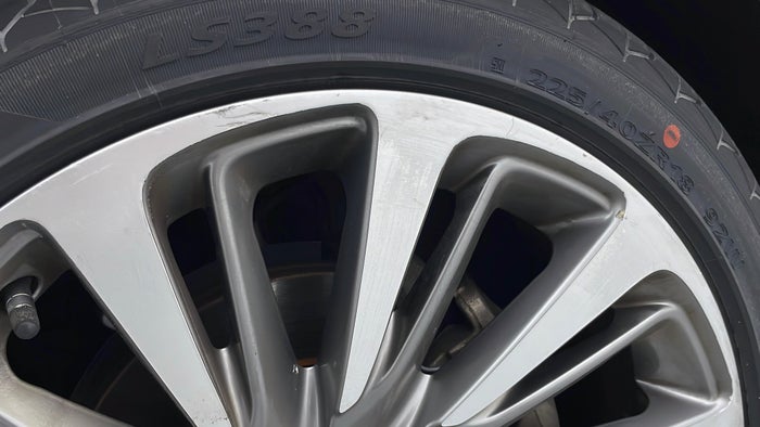 Opel Astra-Alloy Wheel RHS Front Scratch