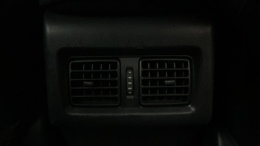 2019 Toyota Camry Ascent Hybrid, Automatic, 76211 km, Rear A/C Vent