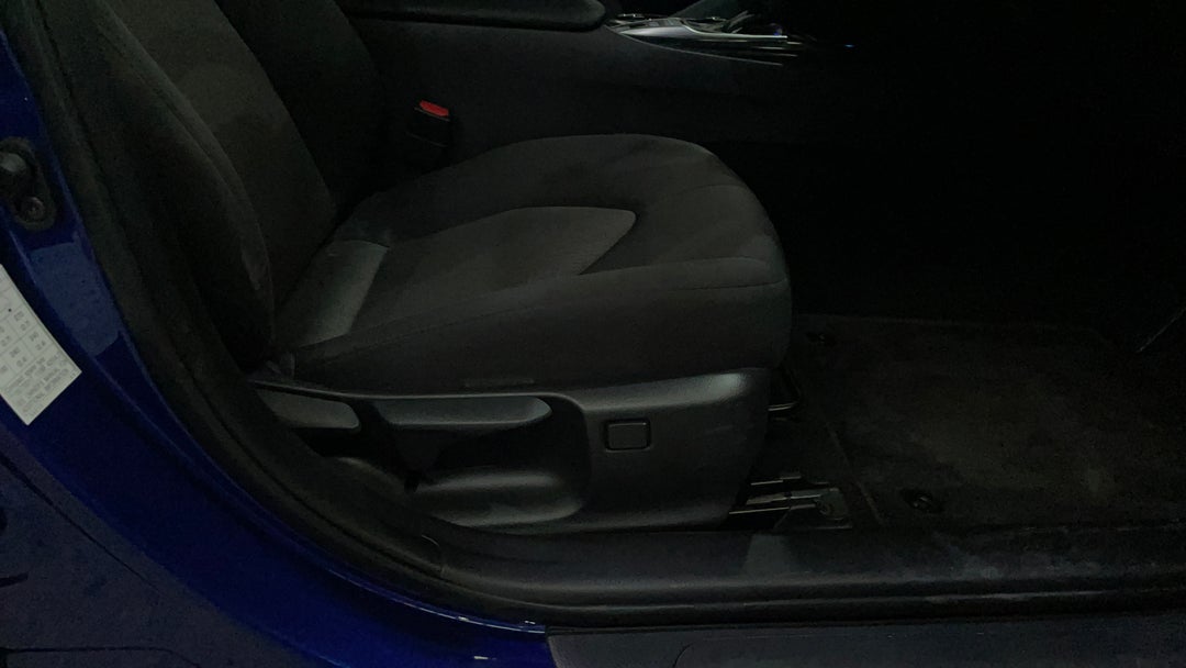 2019 Toyota Camry Ascent Hybrid, Automatic, 76211 km, Drivers Side Adjustment Panel