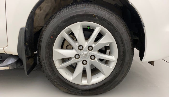 2020 Toyota Innova Crysta 2.4 VX 7 STR, Diesel, Manual, 51,211 km, Right Front Wheel