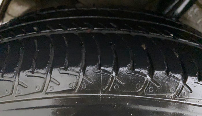 2018 Maruti Celerio VXI CNG D, CNG, Manual, 30,488 km, Right Rear Tyre Tread