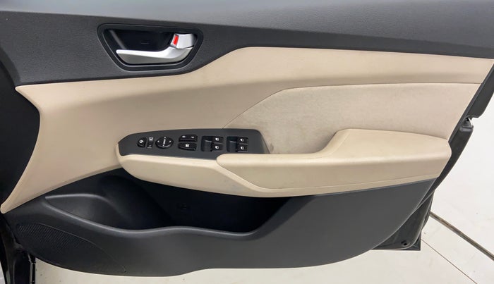 2018 Hyundai Verna 1.6 CRDI SX + AT, Diesel, Automatic, 12,729 km, Driver Side Door Panels Controls