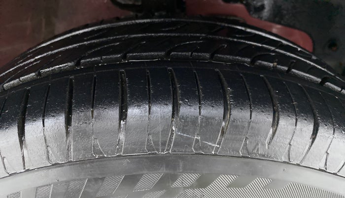 2018 Mahindra KUV 100 NXT K2 6 STR, Petrol, Manual, 21,942 km, Right Front Tyre Tread