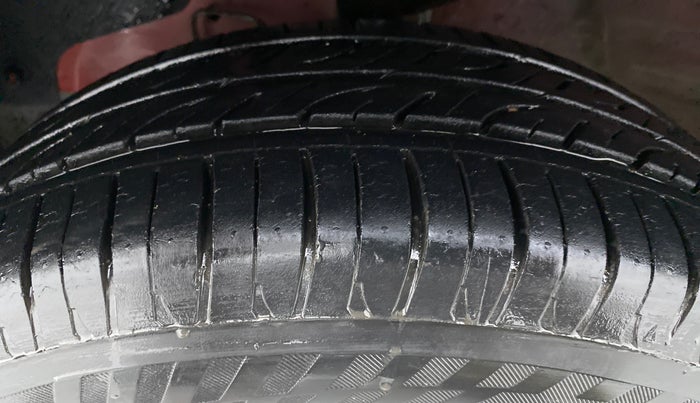 2018 Mahindra KUV 100 NXT K2 6 STR, Petrol, Manual, 21,942 km, Left Front Tyre Tread