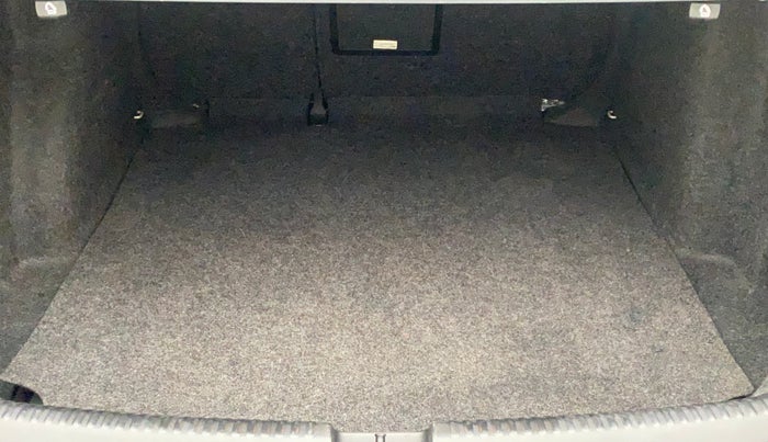 2012 Volkswagen Jetta COMFORTLINE TSI, Petrol, Manual, 31,499 km, Boot Inside