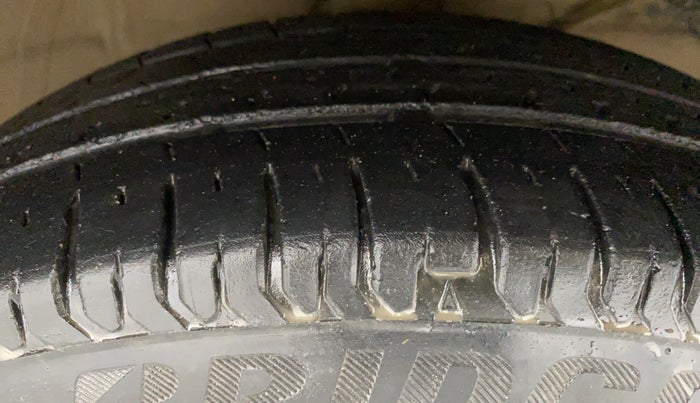 2018 Maruti Swift VXI, Petrol, Manual, 34,544 km, Right Front Tyre Tread