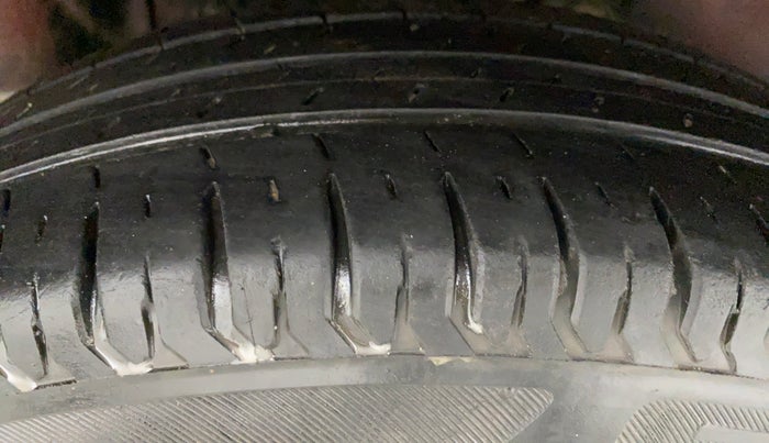2018 Maruti Swift VXI, Petrol, Manual, 34,544 km, Right Rear Tyre Tread