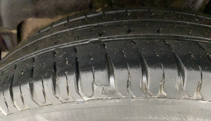 2018 Maruti Swift VXI, Petrol, Manual, 34,544 km, Left Rear Tyre Tread