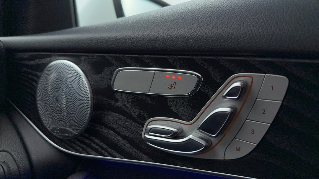 2020 Mercedes-benz GLC 200, Automatic, 40536 km, Ventilated Seats