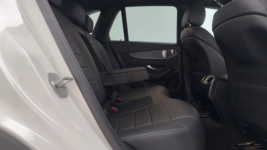 2020 Mercedes-benz GLC 200, Automatic, 40536 km, Right Side Rear Door Cabin View