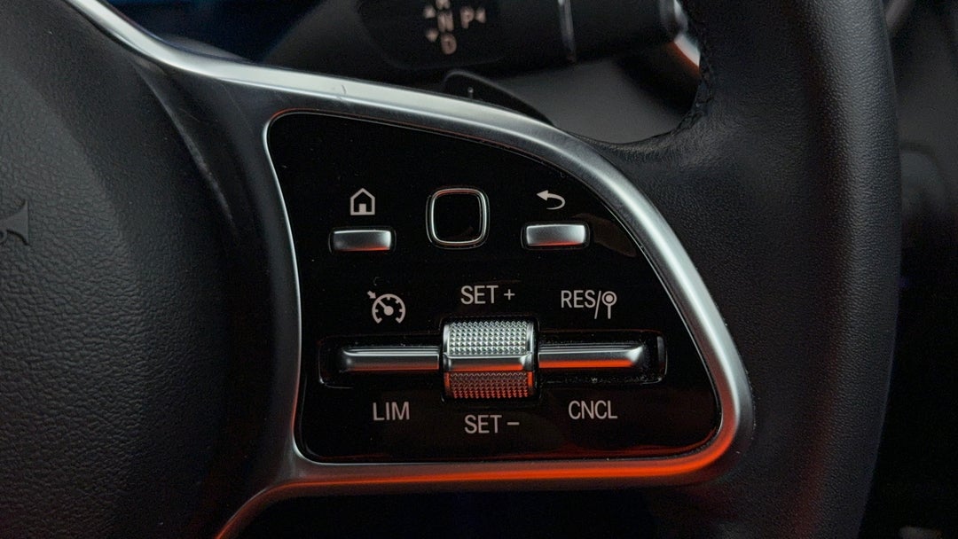 2020 Mercedes-benz GLC 200, Automatic, 40536 km, Cruise Control