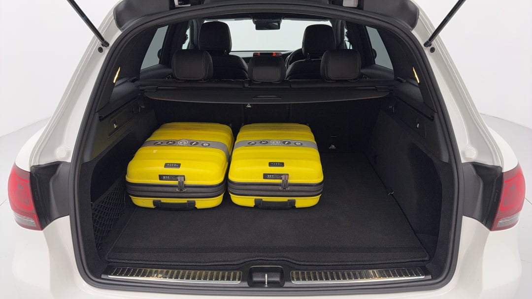 2020 Mercedes-benz GLC 200, Automatic, 40536 km, Boot Inside View with Luggage