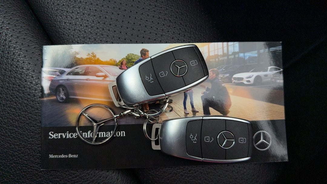 2020 Mercedes-benz GLC 200, Automatic, 40536 km, Key Close-up