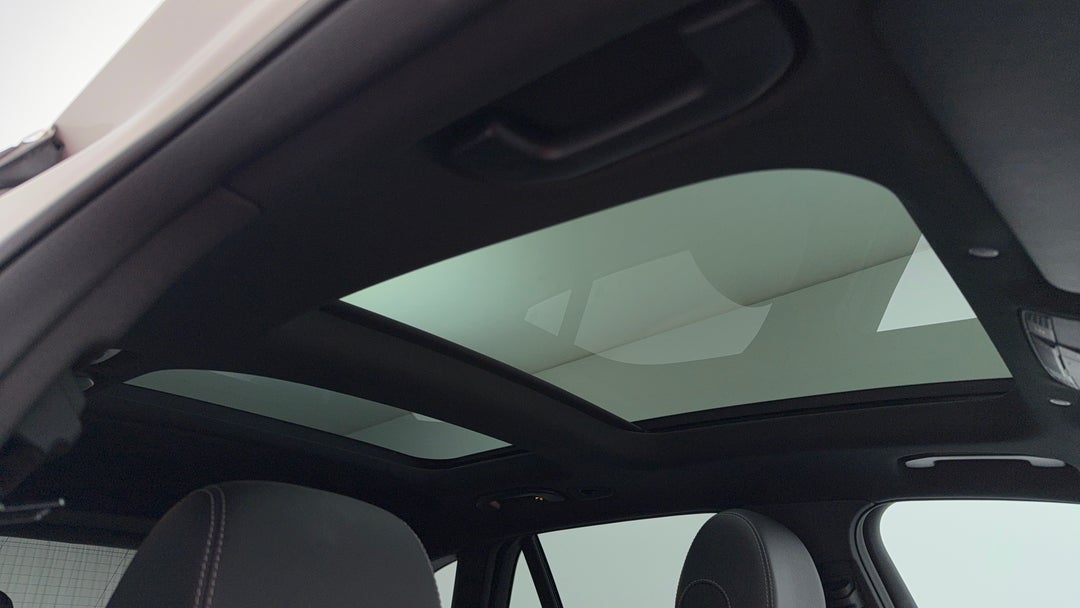 2020 Mercedes-benz GLC 200, Automatic, 40536 km, Interior Sunroof/Moonroof