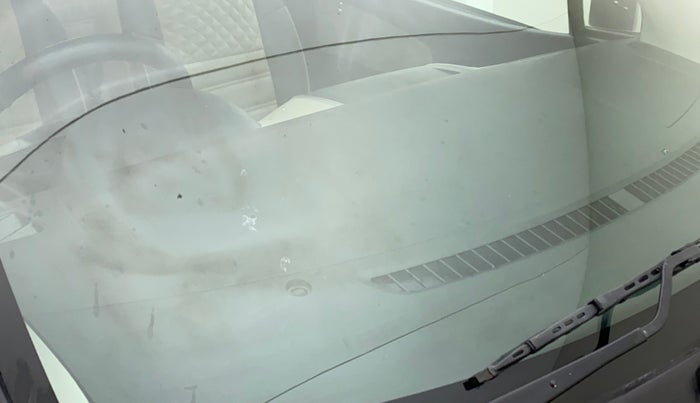 2014 Maruti Wagon R 1.0 VXI, Petrol, Manual, 72,025 km, Front windshield - Minor spot on windshield